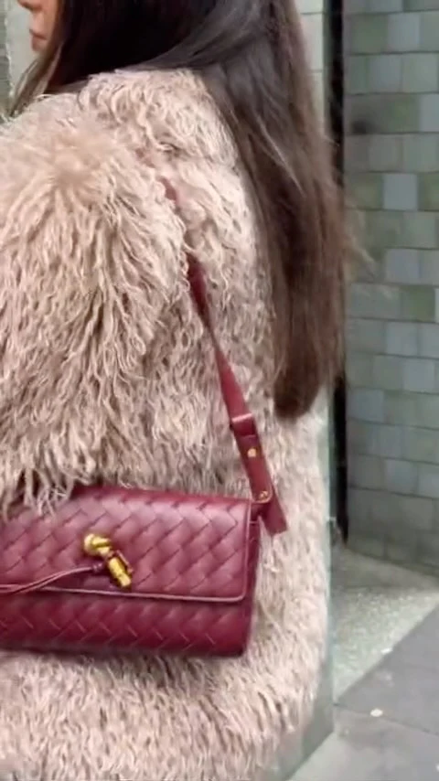 ALLIRA AND BARCELONA - Image 5